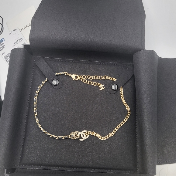 Brand new 2022 authentic Chanel double CC black and gold crstytal necklace - Picture 5 of 14